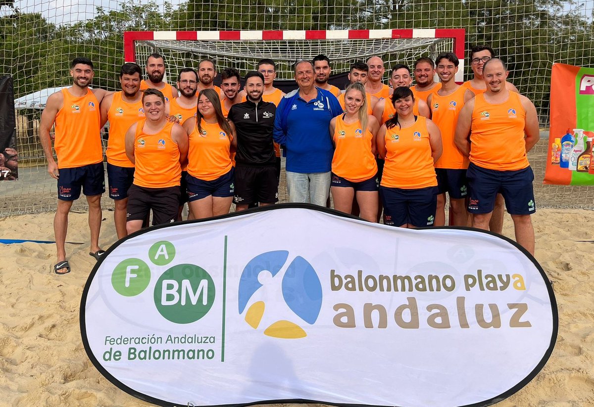ctafabm's tweet photo. Los árbitros de Balonmano Playa han participado en un exitoso Campeonato Andaluz en la Localidad de @CiudadUtrera 

Enhorabuena por vuestro gran trabajo!!! 

@UtreraRadio 
@MasUtrera 
@uciudad https://t.co/ooaKxAB2HK