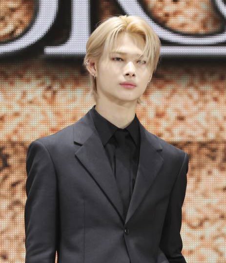 ni-ki for dark blood’s press conference!