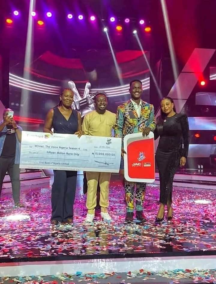 EveafriqueNews's tweet photo. Bayelsa Singer, Pere Jason emerged winner of The Voice Nigeria Season 4. He will receive a 15million cash prize, 4 wheel drive jeep and a record deal with Universal Music Group.

Congratulations to him 

#VoiceNigeriaSeason4 #PereJason #Bayelsastate #Eveafriquenews https://t.co/FwH1XrYvlU