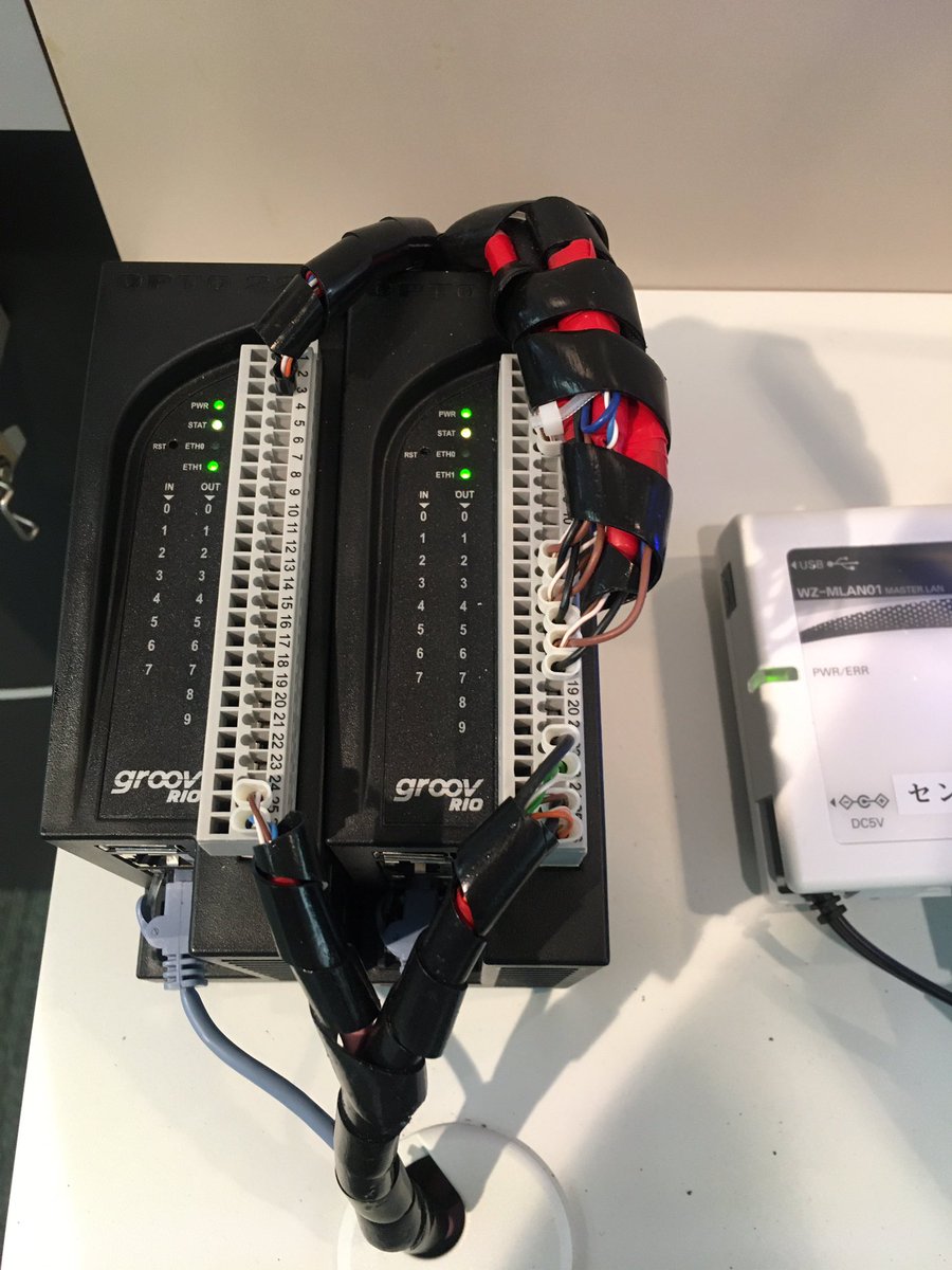 3threes2's tweet photo. Opto22 というアメリカメーカーのedge controller を見学しに来ました。
Linux base でcodesys あり、mqtt opcua node red も基本的に対応。
機器の表面にある表示器を可視化として設定可能。文句がない良いコントローラーです。
#opto22 #plc https://t.co/Rpp1GnSqhA
