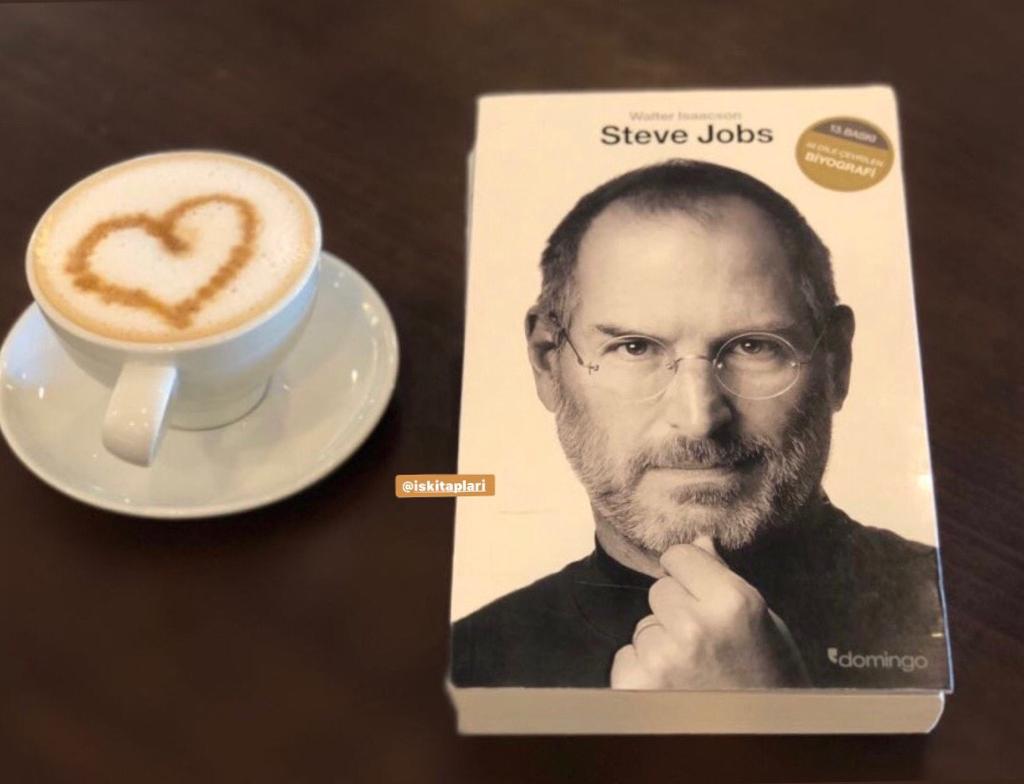 IsKitaplari's tweet photo. Apple kurucu ortağı ve CEO'su,
56 yaşında ölen Steve JOBS'ın son yazısı

"İş hayatında,
Büyük başarılara ulaştım.
Kimilerinin gözünde;
Hayatım başarının timsali;
Fakat işin dışında;
Çok az neşem oldu benim.
İşin sonunda;
Zenginliğim ve,
Alışmış olduğum hayatın, https://t.co/dm1L5BR7Pd