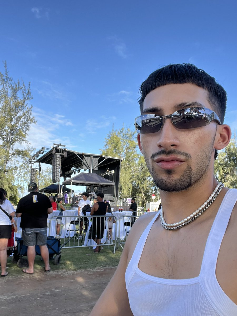 allthingseliii's tweet photo. S/O to these glasses I already lost 💀 https://t.co/vkSrfplFQW
