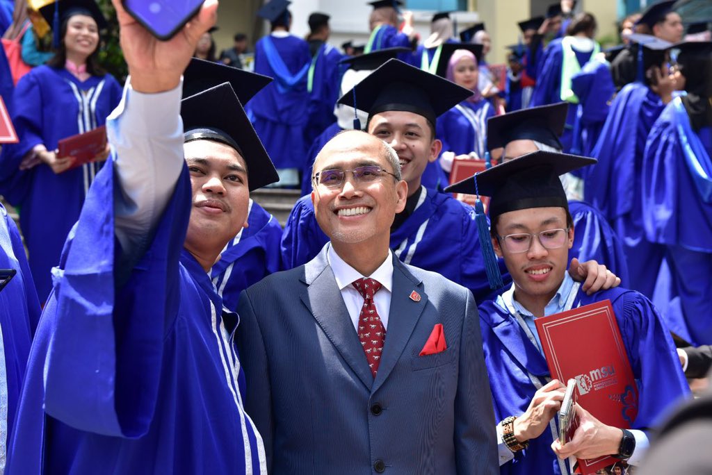 MSUcollege's tweet photo. MSU Colleges’ 25th Convocation Ceremony has officially ended. Dear #MSUrians, your journey to a greater you has just begun. Keep believing in yourselves, and all the best for your future.
#MSUcollege #Graduasi25 https://t.co/CwVQZillTM