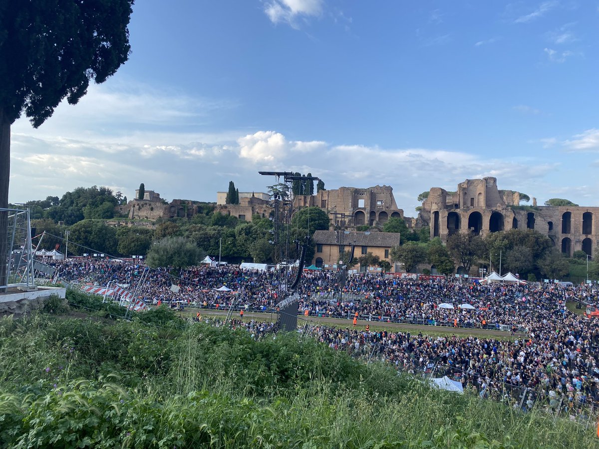 abrophy's tweet image. Paris and Rome complete. Back to US. #springsteen2023