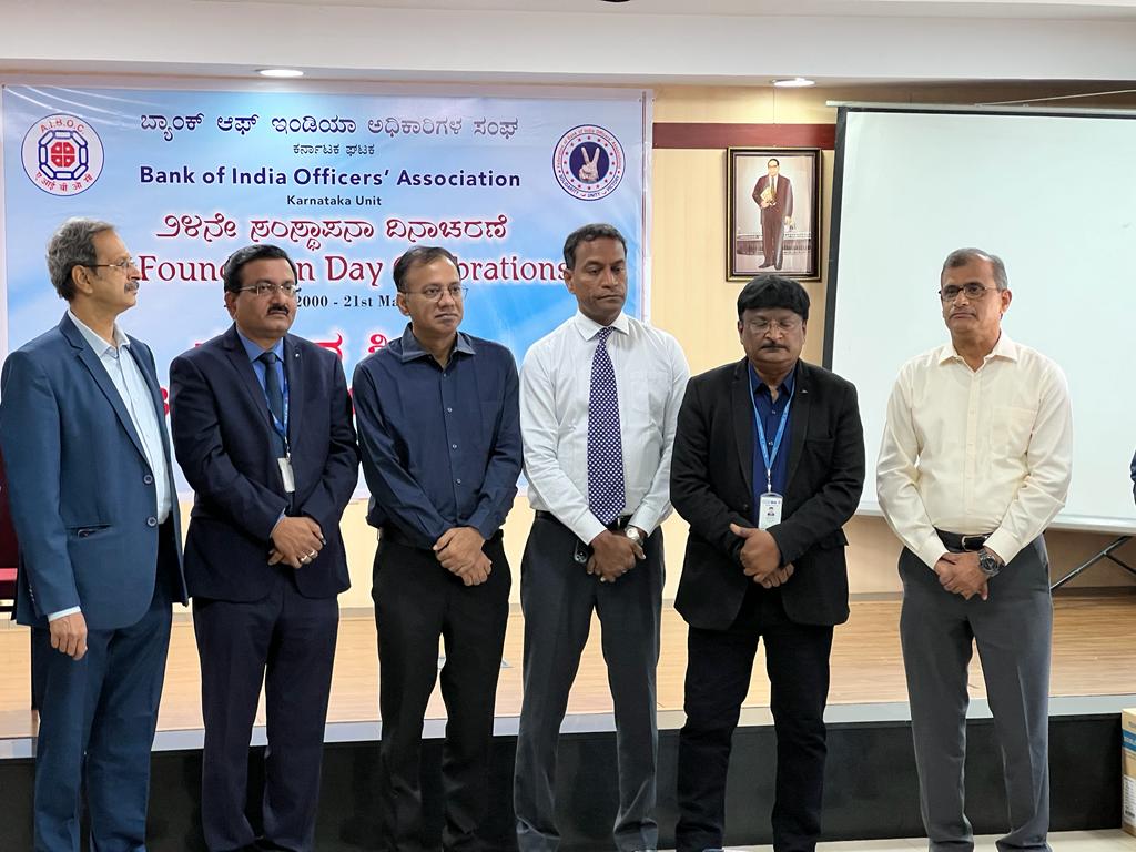 boioakarnataka's tweet photo. Blood Donation Camp at Bengaluru ZO inaugurated by our beloved Gen Secretary Com.Madhusudhana and our Zonal Manager - Com.  M P Ramesh . https://t.co/227ew8ewWB