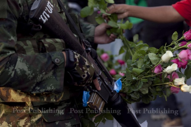 Phakchira_e's tweet photo. วันนี้เมื่อ 9ปีที่แล้ว
ขอบคุณ คสช. ที่ยุติความขัดแย้งและเดินหน้าประเทศไทยจนพัฒนาอย่างก้าวกระโดด ถึงคนไทยบางส่วนจะไม่เห็นและด้อยค่า แต่เราเห็นและเชื่อว่าคนทั่วโลกก็เห็น การยกระดับความเป็นอยู่ พัฒนาเขตเศรษฐกิจ EEC ผลักดันโครงการ BCG และอีกมากมาย ทุกอย่างจะไม่สูญเปล่าแน่นอน https://t.co/iO44hiMtY9