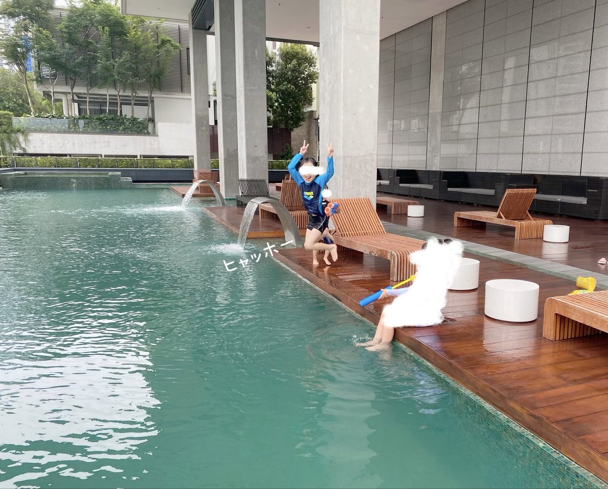 【マレーシアに来て驚いた事】マンションについてるプールが寒い🥶

[What surprised me when I came to Malaysia] The pool attached to the apartment is cold🥶

#マレーシア #Malaysia #FTM #AID #親子留学 #6歳3歳息子 #プール #pool #コンドミニアム #condominium #MontKiara