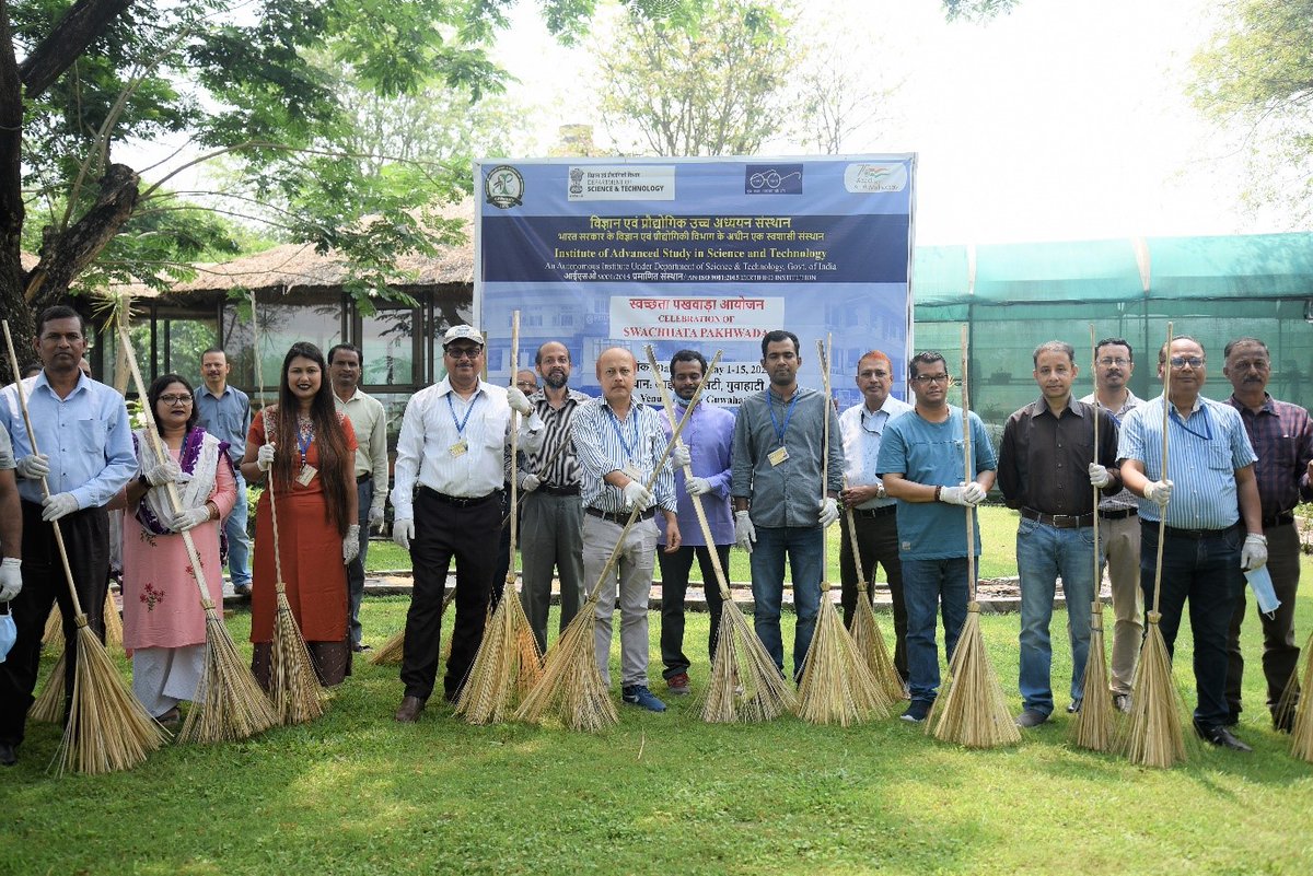 dir_iasst's tweet photo. Under the esteemed visionary leadership of Prof. Ashis K. Mukherjee, Director of IASST, notable initiatives, e.g., an in-house cleanliness drive and competition among workers, were undertaken during the Swachhata Pakhwada 2023 campaign.
#SwachhataPakhwada2023 #IASST https://t.co/qNjgCdpNko