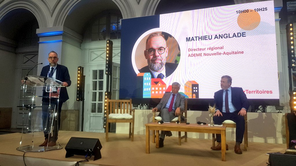 "Nous sommes aujourd'hui au carrefour de nos décisions concernant notre futur" 
Ouverture du carrefour des territoires par <a href="/math_anglade/">Mathieu ANGLADE</a> 
#TeamAdeme 
<a href="/ademe_NA/">ADEME Nouvelle-Aquitaine</a>