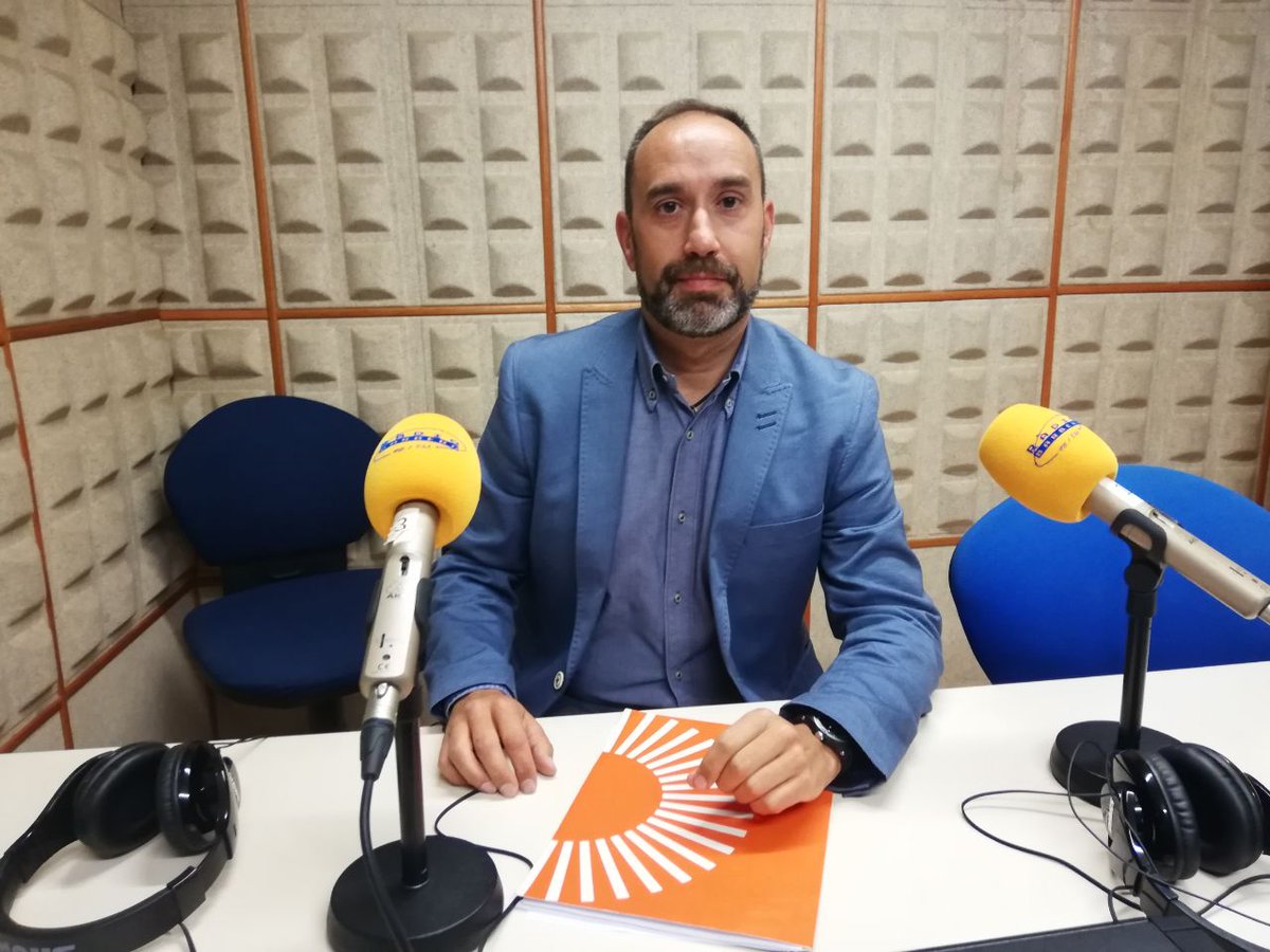 RadioBarbera981's tweet photo. 📻 Recta final de l'especial #Barberà2023

Comencem l'últitma setmana de campanya electoral amb l'entrevista al candidat de @CsBarbera, Javier Pérez (@JavierAurion)

Podeu escoltar l'entrevista a ▶️ https://t.co/hsm16Uwgl5 https://t.co/1aJTnMSvDw