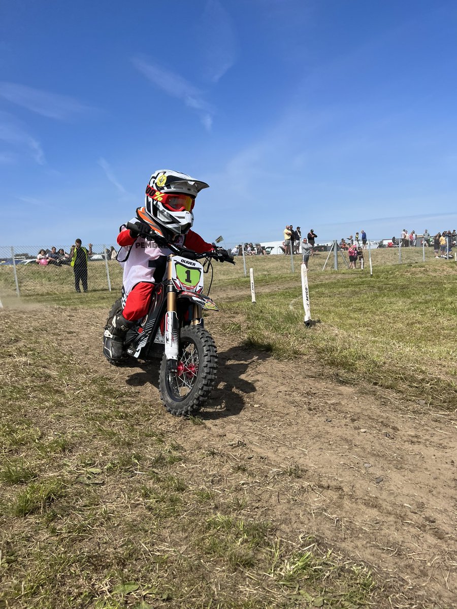pembreymx's tweet photo. π· Thank you, motocross riders, for an epic weekend at Pembrey MX! Witnessing the talent in our first e-bike and electric balance bike racing event was mind-blowing. You all rocked the track! β‘οΈποΈπ΄σ §σ ’σ ·σ ¬σ ³σ Ώπ#PembreyMXWeekend #Motocross #EbikeRacing #ElectricBalanceBike https://t.co/C4LVCXOUcy