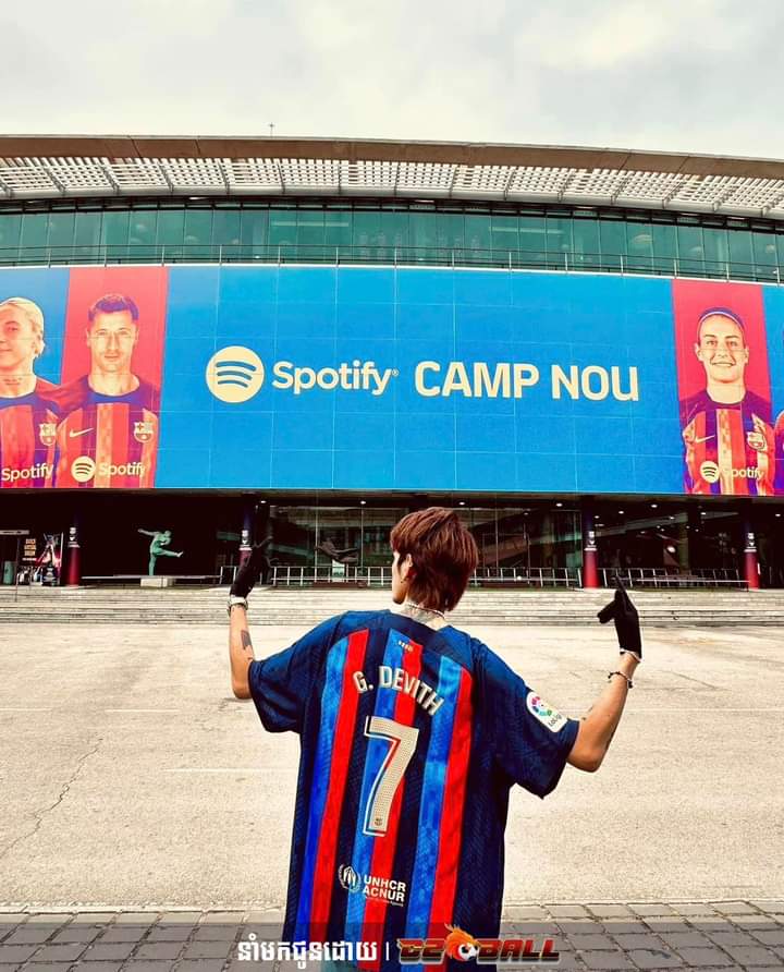 pinksho66769897's tweet photo. Top Cambodian rappers G-Devid and Tep Boprek visit Camp Nou and shoot with Barcelona Champ Champions League 🏆🇰🇭
#Gdevith🦖❤️
#KhmerRapper
#Ditway. https://t.co/ZoqD5gTmO0