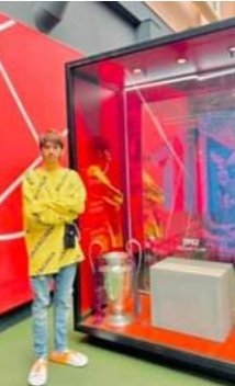 pinksho66769897's tweet photo. Top Cambodian rappers G-Devid and Tep Boprek visit Camp Nou and shoot with Barcelona Champ Champions League 🏆🇰🇭
#Gdevith🦖❤️
#KhmerRapper
#Ditway. https://t.co/ZoqD5gTmO0