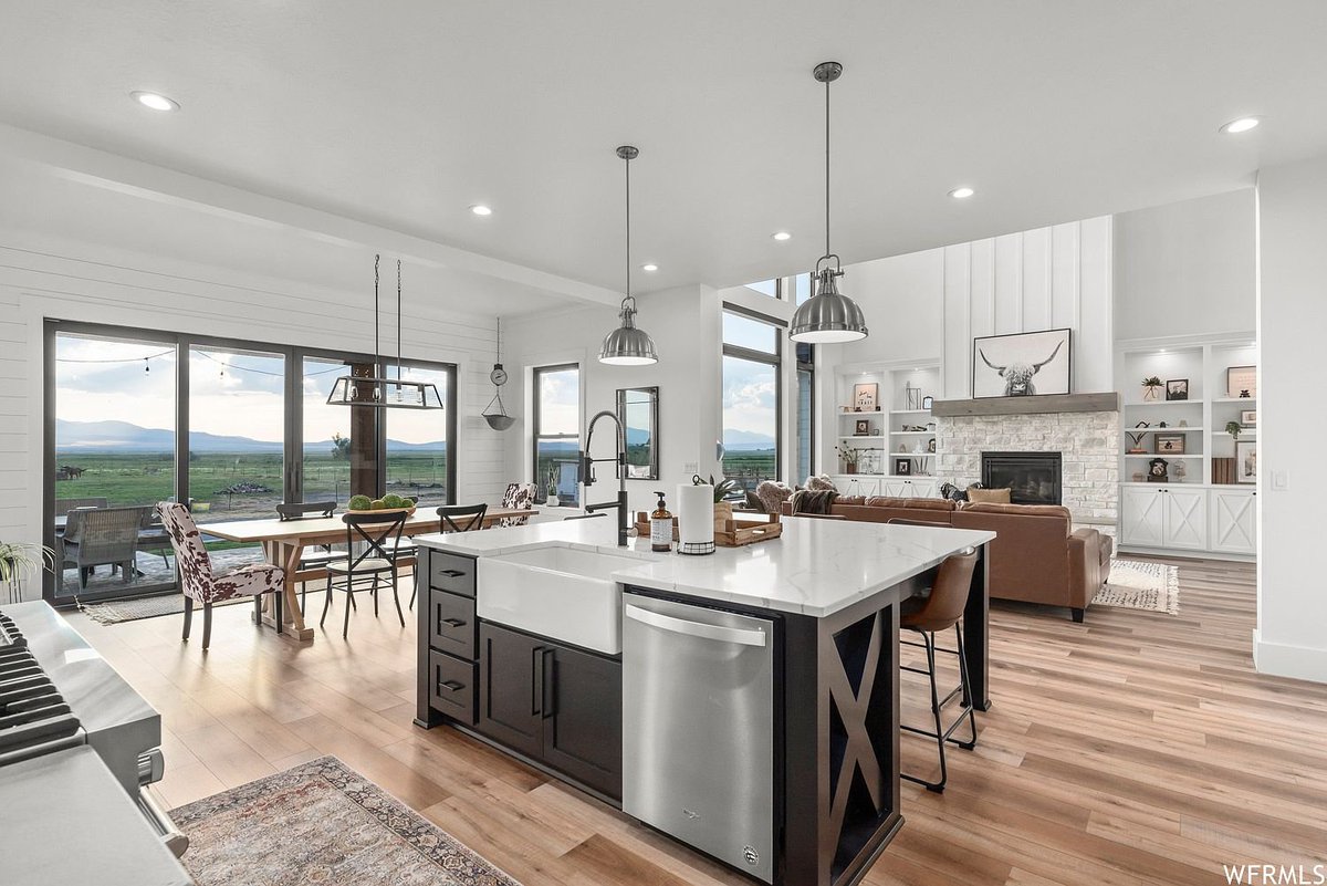 barndominium_us's tweet photo. Definition of perfection. https://t.co/3nMq1m4gN2