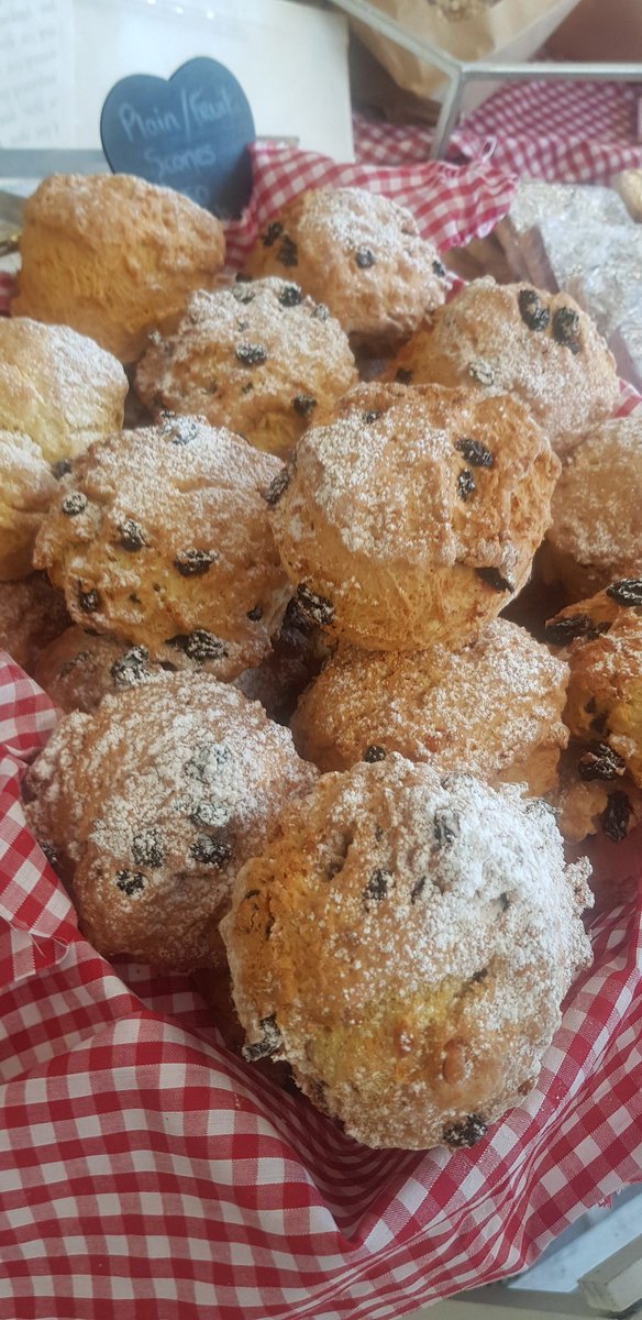 Nothing like the smell of fresh scones on a Monday morning. 
#happymonday