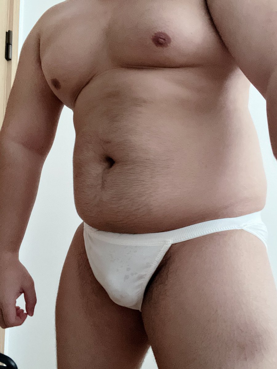 Yara41348213's tweet photo. 朋友问我是不是戴了锁，我说没有，我唯一一把锁，就是封心锁爱罢了 https://t.co/F0oxrkq86D