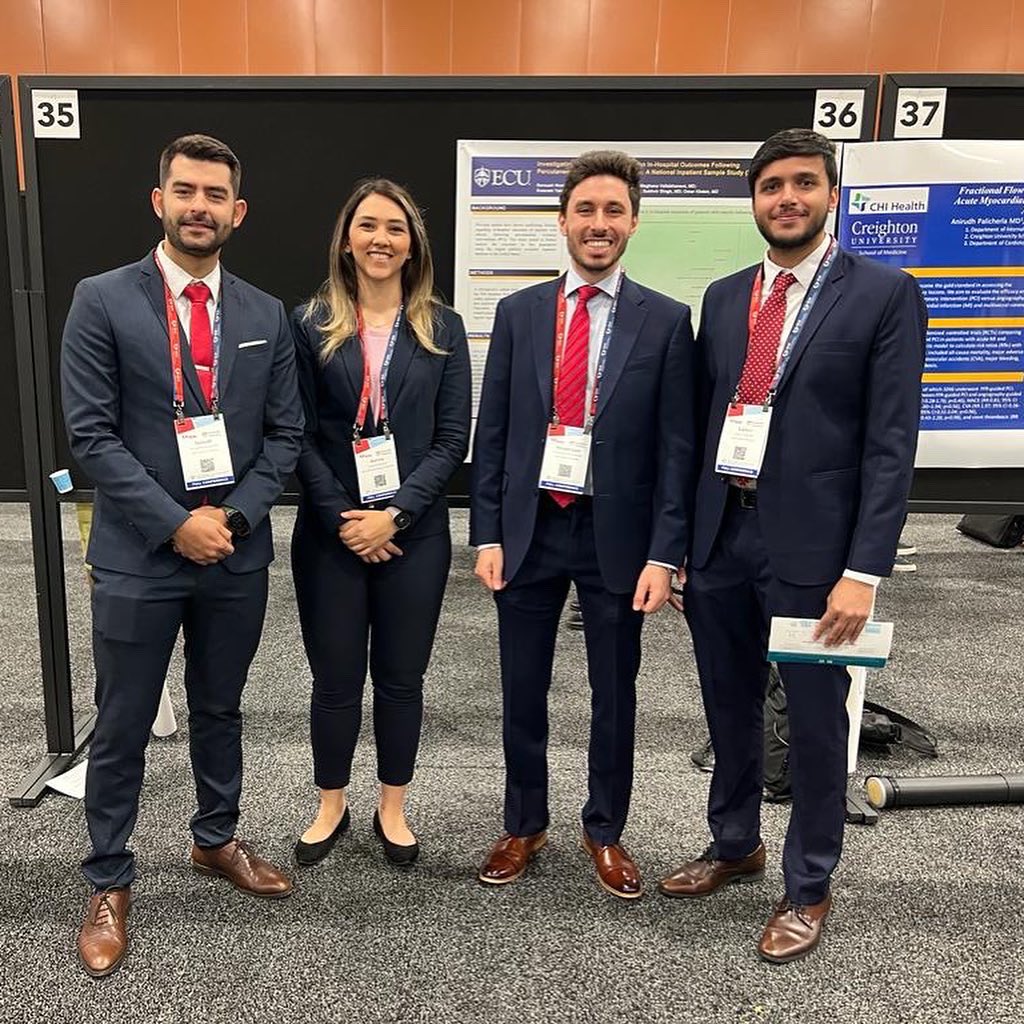 SamiHam43582756's tweet photo. SCAI has been an exceptional opportunity to exchange ideas, learn about exciting research projects, and meet people from all over the world with the same interest. #SCAI2023 #ARIZONA #PHX #ECUIm https://t.co/DgFD955xkk