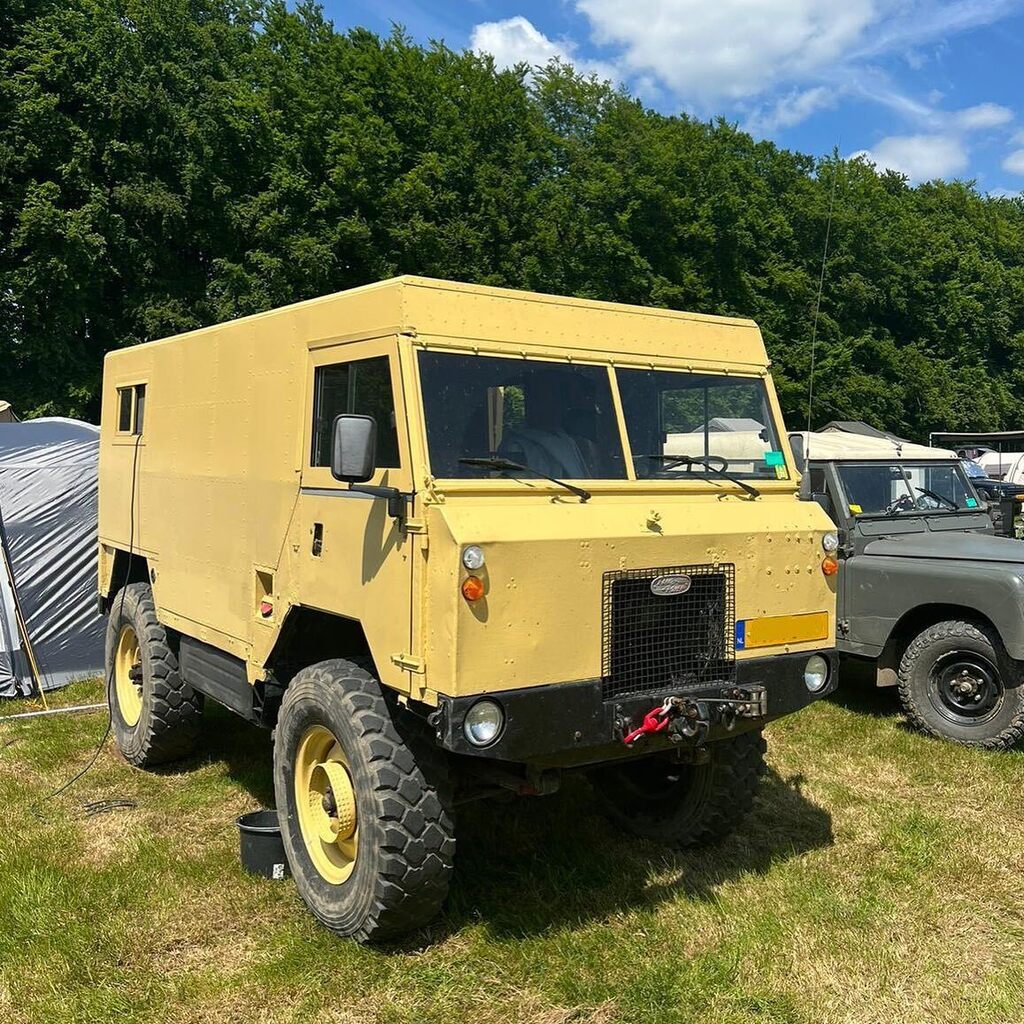 DutchLandRovers's tweet photo. Would you consider buying an 101 FC in stead of a defender?

 📸 @nikochristopoulos #defender #landroverdefender #landroverdefender90 #onelifeliveit #rangerover #v8  #landroverv8 #passion #car #dutchlandroverpassion #camperlife #landroverdefender110 #… https://t.co/ffFPqzExVX https://t.co/DBN4Sz4WF9