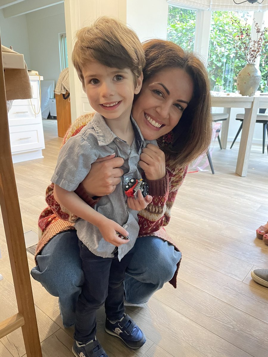 Fun catching up with friends tonight at <a href="/LaurenLyster/">Lauren Lyster</a> and <a href="/carterevans/">Carter Evans</a> beautiful home. Brooks was especially excited to meet <a href="/RudabehShahbazi/">Rudabeh Shahbazi</a> 🥰