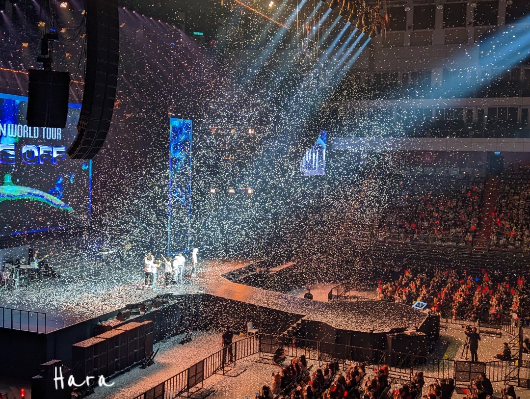 Haranneso's tweet photo. We actually wanted better seats but they also showed as sold out 🥲

But seeing you do what you want to do and have fun together is really all I care about so... be  happy and free my loves ���️

#iKON2023WORLDTOUR
#TakeOffWorldTour_Taipei
#iKON @iKONIC_143 https://t.co/7R5JeA4Gm3
