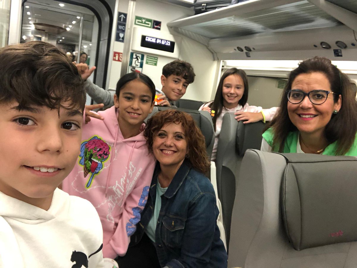 CEIPBadajoz's tweet photo. AGRUPACIÓN DE CENTROS ESCOLARES 
Quinta y última parada del Proyecto "El Tren de la Inclusión", En esta ocasión con nuevos y jóvenes pasajeros .
@fmasero @Bcodesal @CPRBADAJOZ @juanpiorange @famayaf @educaINTEF @CeipMPH https://t.co/vxf1QLbVZZ
