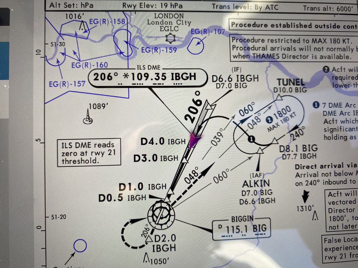 Happy #FlightDeckMonday IFR approach into Biggin Hill 👍👨‍✈️✈️ #PilotOfTwitter #Aviation