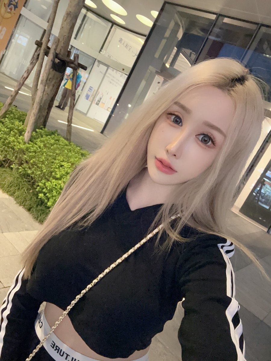 這個造型會不會太奇幻了一點
還是符合你的期待與幻想😈
https://t.co/c7BGli0KpE https://t.co/x8MpLBBXcl