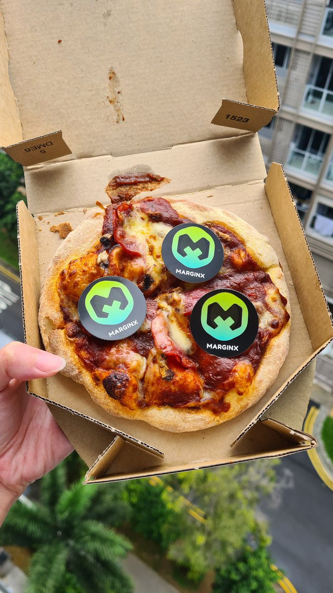 Happy #BitcoinPizzaDay! Added some extra toppings to my pizza haha.

When can I buy this using $BTC fr? 🥲