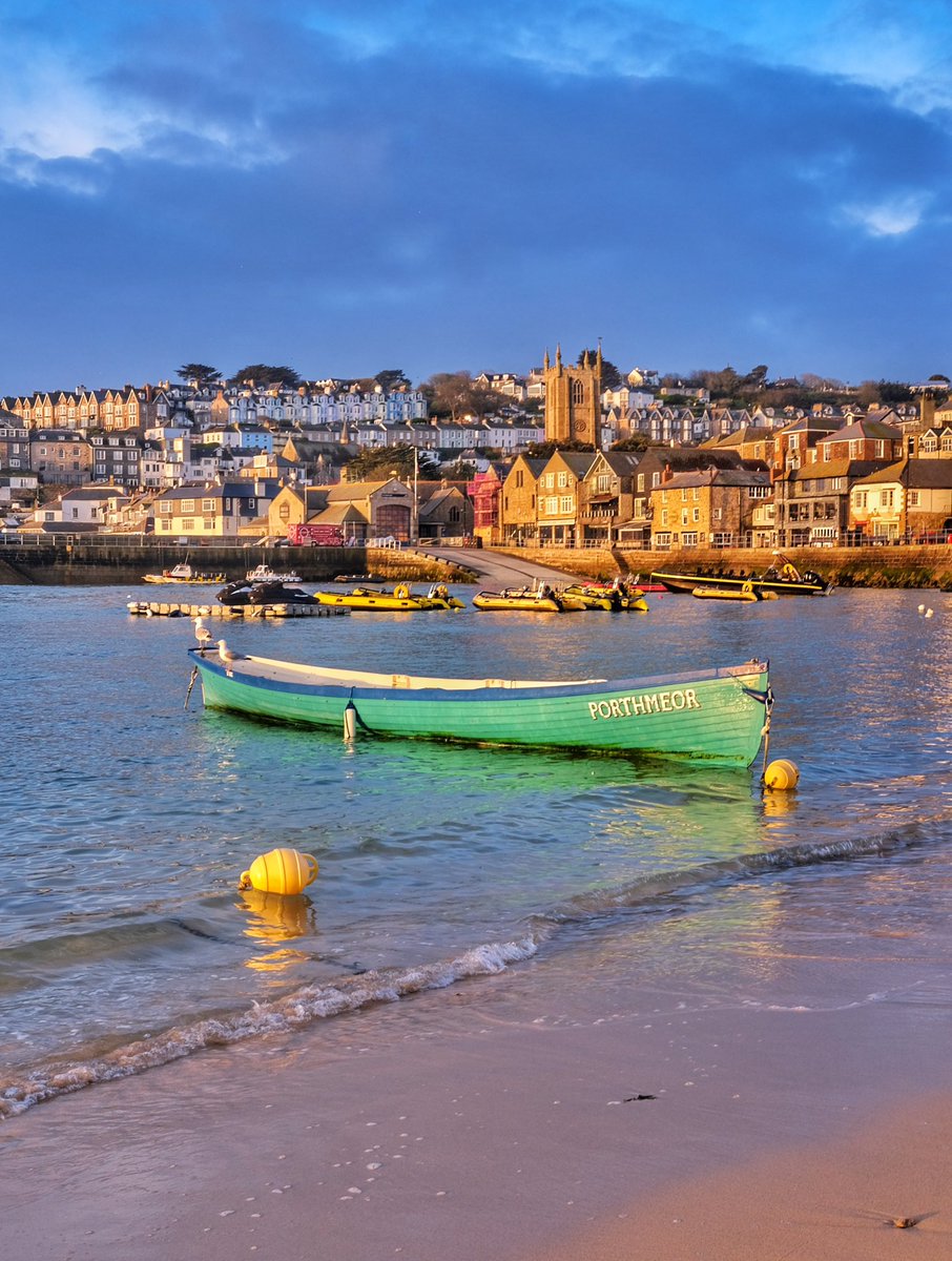 gemmak500's tweet photo. Harbour dawn.
#cornwall #kernow #lovecornwall #uk #explorecornwall #cornishcoast #sea #ocean #visitcornwall #stives #stivescornwall #sky #marine #sunrise #morning #cloud #quay #architecture #dawn #spring #harbour #boat #pilotgig #gig #seaside #kernowfornia @beauty_cornwall https://t.co/6WPLLf9dDm
