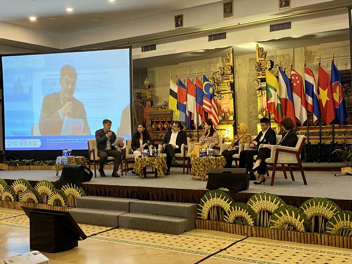 IKHAPP_'s tweet image. The #3RproMar knowledge partnership officially launched today during the regional ASEAN workshop on marine litter! Very exciting to meet colleagues in sharing knowledge on plastic pollution through our platforms! Follow us for more updates 💫 @ERIAorg @RRCAP_AIT @GIZIndonesia