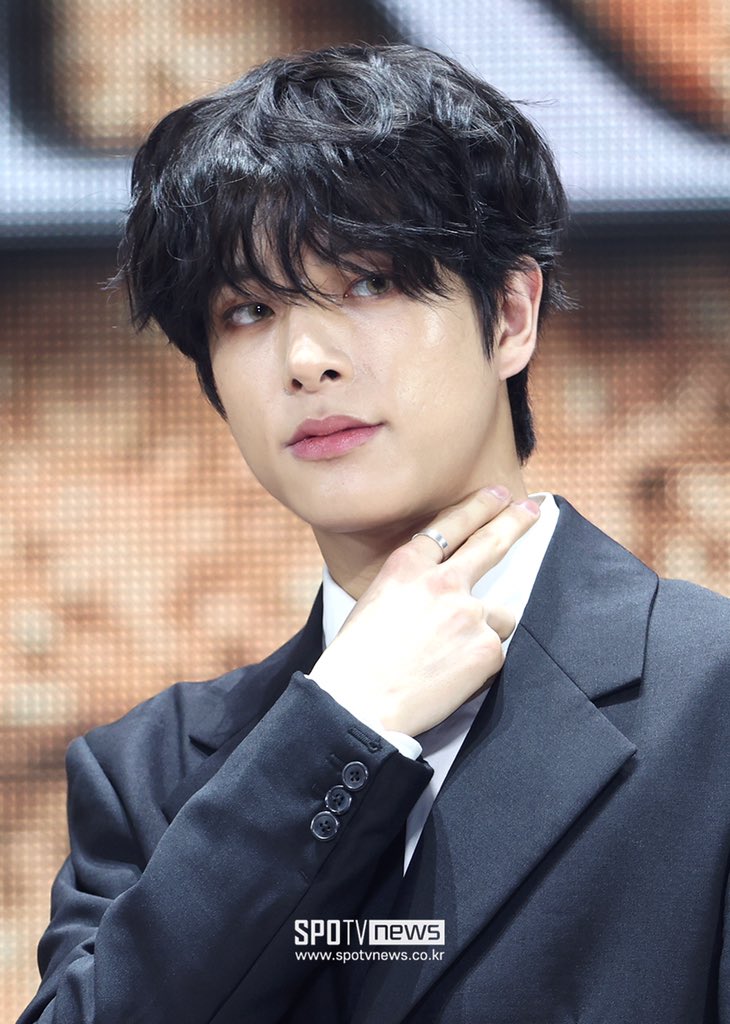enhypenupdates's tweet photo. [PHOTO] 230522

ENHYPEN JAKE on today’s Media Showcase for #DARKBLOOD | K-Media Photo (1)

@ENHYPEN_members @ENHYPEN
#ENHYPEN5thComeback_DDAY #BiteMe #ENHYPEN #엔하이픈 #JAKE #제이크 https://t.co/2hP31FW6yq