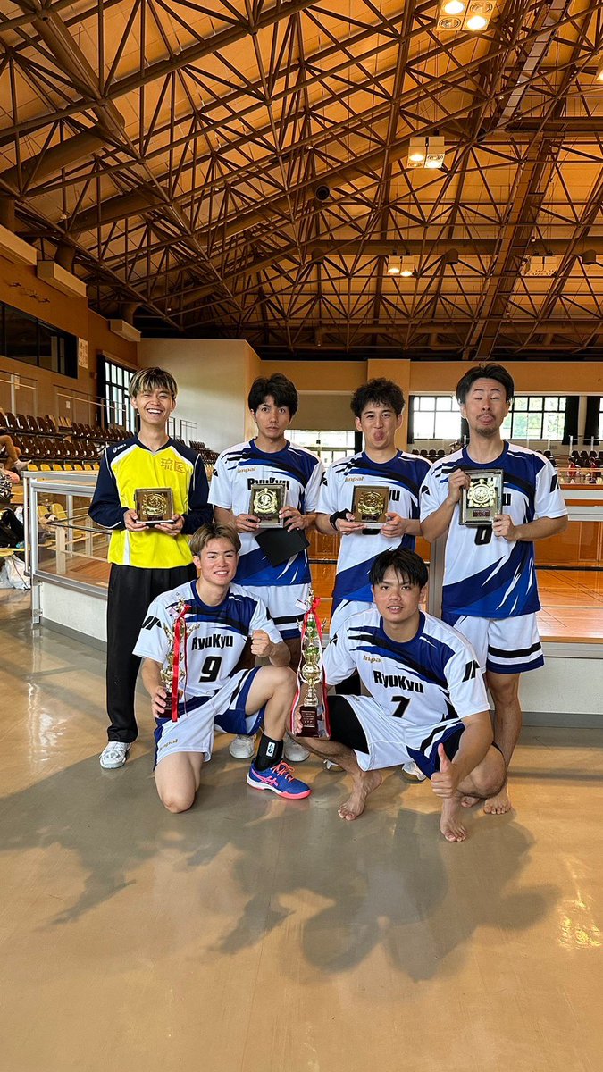 RyukyumedHAND's tweet photo. ご報告が遅くなりましたが、5/20〜21で開催された九山において、見事優勝することができました！！
さらに、MVP、得点王、ベスト7に4人選出、などなど個々人が目覚ましい活躍を遂げ、西医大に向けて素晴らしい流れを作ることができました！
今後とも一所懸命に励みますので、応援よろしくお願いします https://t.co/KgGIUglemA