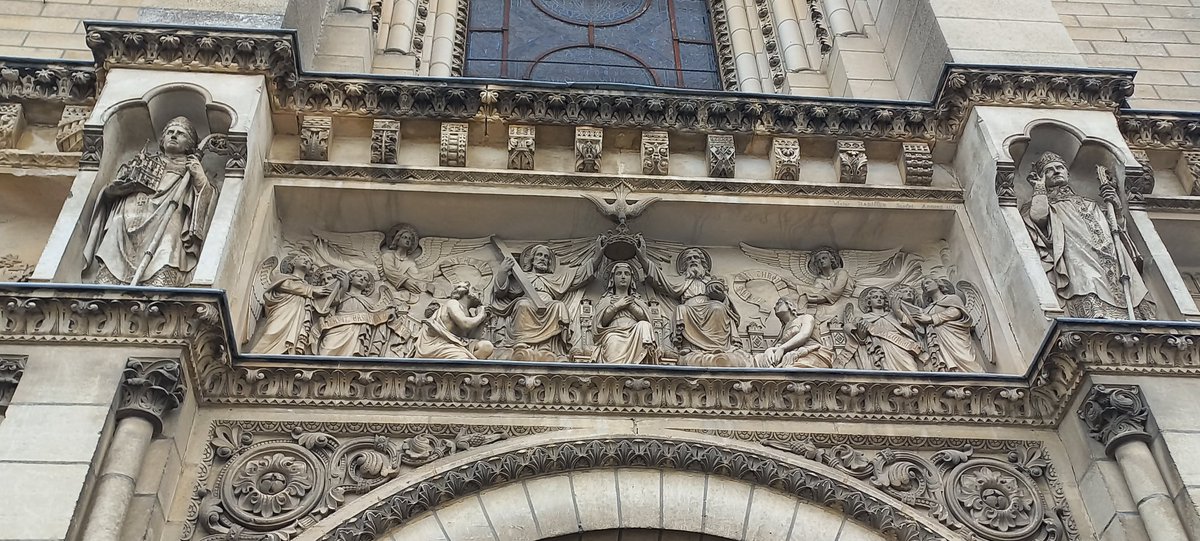 RosairedeFrance: Demeure toute consacrée à Dieu, priez pour nous 
Basilique Notre-Dame d’Avesnières, Laval (53) via Daphné  x.com/RosairedeFranc…