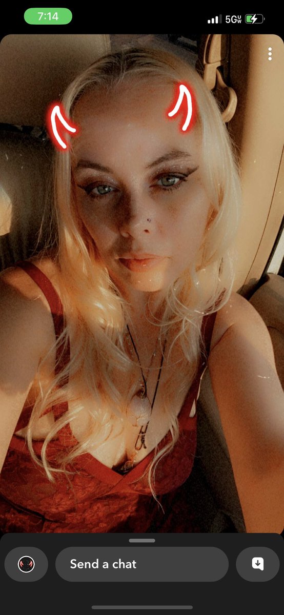 MommyAlice87's tweet photo. #Procosplayer #Harleyquinn #Cosplayer #Blondy #Greenwyes https://t.co/AwtiFVr4S0