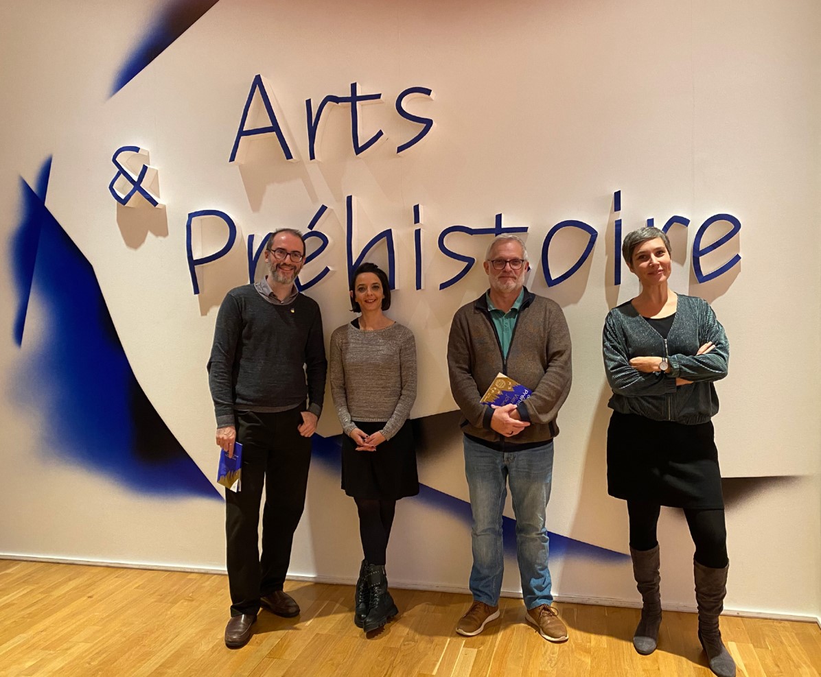 erobert79's tweet photo. Voilà, c'est fini... L'expo #ArtsetPrehistoire tire sa révérence aujourd'hui, 41ème et ultime visite avec la Soc. des Amis du @Musee_Homme. Une chance et un honneur d'avoir vécu cette aventure @Le_Museum, le temps aussi des remerciements à ts ceux qui l'ont rendu possible🧶1/13 https://t.co/170OU5dv66
