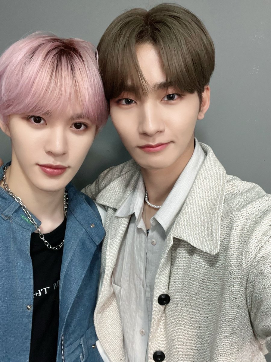 by_EPEX's tweet photo. [#제프]

우리 민우 20살 첫 생일 축하한다! 아프지 마라! 아프면 형 속상하다! 그리고 항상 잘 챙겨주고 옆에 있어줘서 고맙다! 오늘 누구보다 행복한 하루 보내라! 형은 이만 간다! 
사랑한다! 케이크 많이 먹어라! 🎂🎂🍰🍰🍰🍰🎂🎂🎂🎂🎂🍰🍰🎂💗 

#OurVitAMINDay #아기_천사_아민럽 https://t.co/zICTstLcME