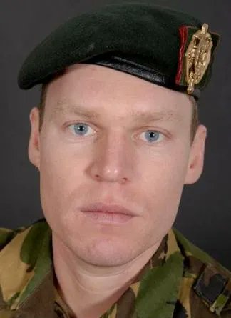 Op 22 mei 2010 komt de korporaal der eerste klasse Luc Janzen (25) om het leven door een bermbom bij Deh Rahwod, #Uruzgan, #Afghanistan 🇦🇫

Een Franse 🇫🇷 kapitein en een Afghaanse tolk sneuvelen eveneens. Vier andere Nederlandse 🇳🇱 militairen raken gewond, van wie twee ernstig.