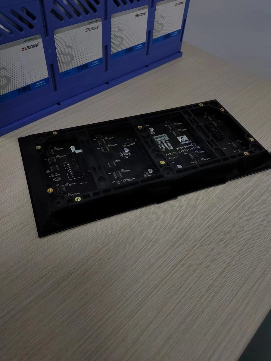 TaliyaJu's tweet image. P4 LED display module 45°,it suitable for splicing diffrent shapes.
#leddisplayfactory #leddisplayscreen #ledbillboard #ledmodule #outdoordisplay #rentalledscreen #indoorleddisplay #videowalls #signagesolutions