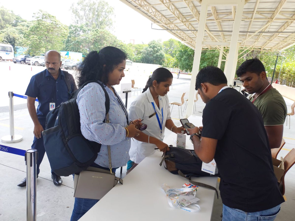 KonfHub's tweet image. ✅ No queues for our smart registrants! 🚀🎟️ With our Check-In App, they breeze through registration, skipping the lines and saving time. Thanks to GDG Cloud Bangalore team for choosing KonfHub as your ticketing platform! #CheckInApp #SkipTheQueue #SeamlessExperience