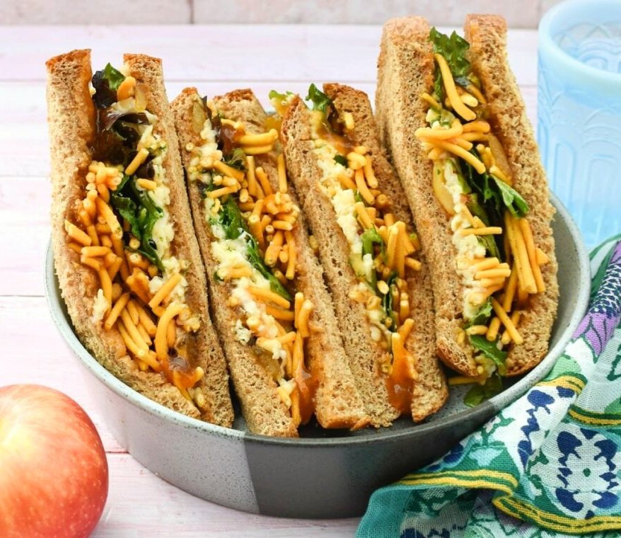 Today's sandwich recipe is something a bit different. A Bombay Cheese Sandwich. 
theveganlunchbox.co.uk/vegan-bombay-c…
#vegansandwiches #vegansandwich