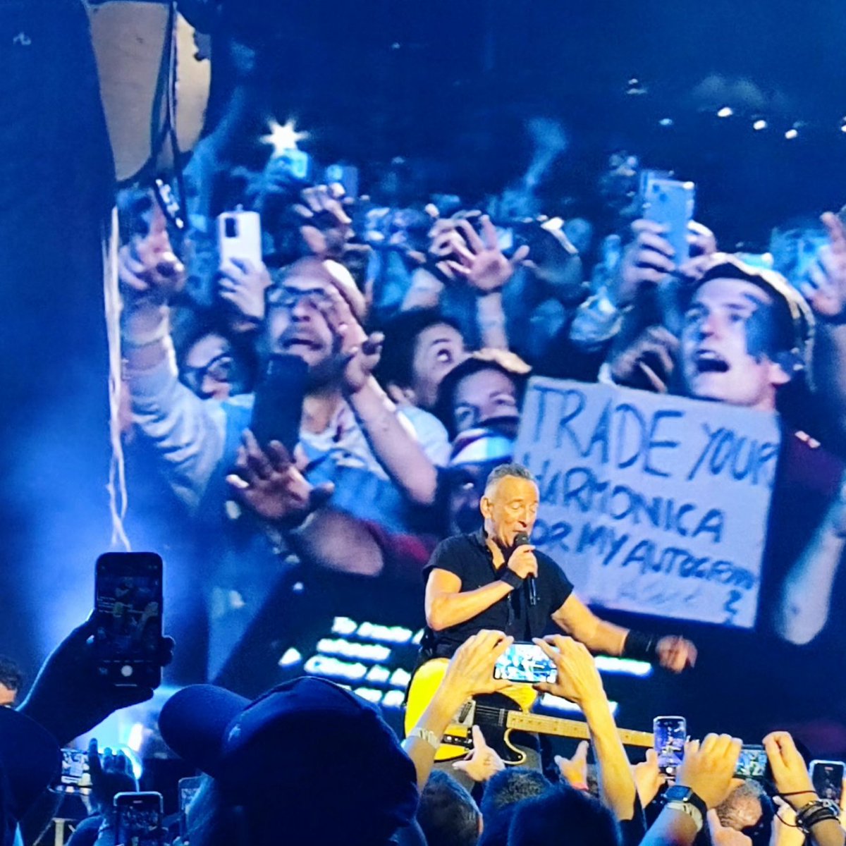 silvia_torretta's tweet photo. I missed you so much Bruce 💖 @springsteen #SpringsteenRome2023 https://t.co/FStIgao6Vv