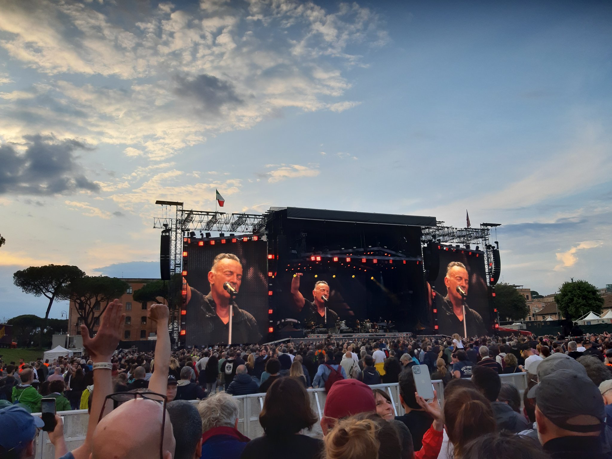 Bruce Springsteen European Tour on Twitter "Bruce Springsteen & the 
