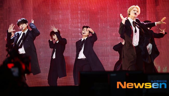 enhypenupdates's tweet photo. [PHOTO] 230522

ENHYPEN performing ‘Bite Me’ on today’s Media Showcase for #DARKBLOOD | K-media Photo (1) 

@ENHYPEN_members @ENHYPEN
#ENHYPEN5thComeback_DDAY #BiteMe https://t.co/sOpvaXT4OB