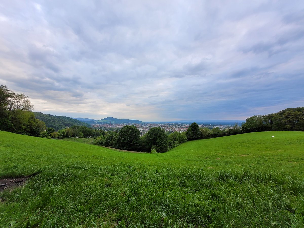 soenke_volc's tweet photo. Made it to Bern after a couple of great days visiting friends, working and hiking in and around Freiburg. Now, ready for the @VICS_PAGES workshop and giving my invited talk in the first session - very much looking forward to the next three days! https://t.co/DOLup1CQlI