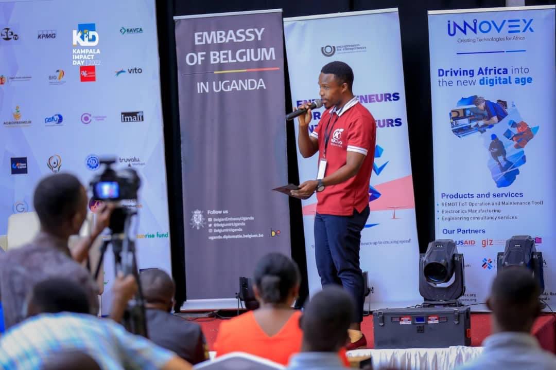 EinsteinRising's tweet image. 🌟 New week, new plan! 

Own your game as a business owner, be the #MASTER. 
Keep your #pitch on point 24/7, practice #relentlessly.
Seek feedback from others, #refine your skills. 
But don't forget, you're your own best mirror.
Pitch to yourself, gauge your greatness🔍