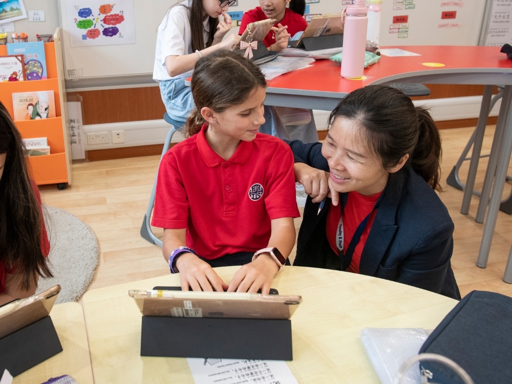 '快樂學中文!' The Chinese Cultural Center on the Upper Primary campus helps students immerse themselves in learning. Multiple streams of learning levels means every student gets a chance to experience the culture through language. #hkis #hkisprograms #chineseculture #immersion