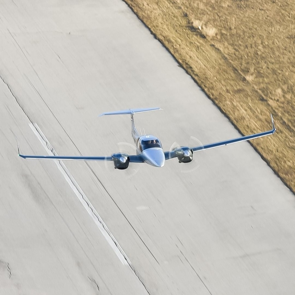 New week, new me 🛩️😎⁠
⁠
📸 @diamondaircraftind⁠
⁠
⁠
#flywingly #wingly #flightsharing #avgeek #smallplane #DiamondAircraft #WeFlyDiamondAircraft #aviationphotography #planestagram #aviationlovers #privateplane #lightaviation #aviationdaily #aviati… instagr.am/p/CsiNpldsulJ/