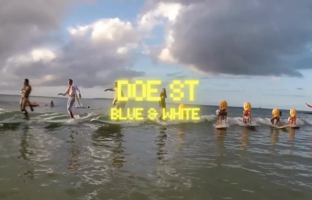 Doe St – « Stepping Stones » [@doestband via @leglessrecords]

🛋️🐗🛋️🐗🛋️🐗🛋️🐗🛋️🐗

Awesome #altrock #doestband!!

LISTEN: stillinrock.com/2023/05/may-th… [link in bio]

Disclaimer: this is NOT the official video, but a silly montage I made myself because why not (and because the s…