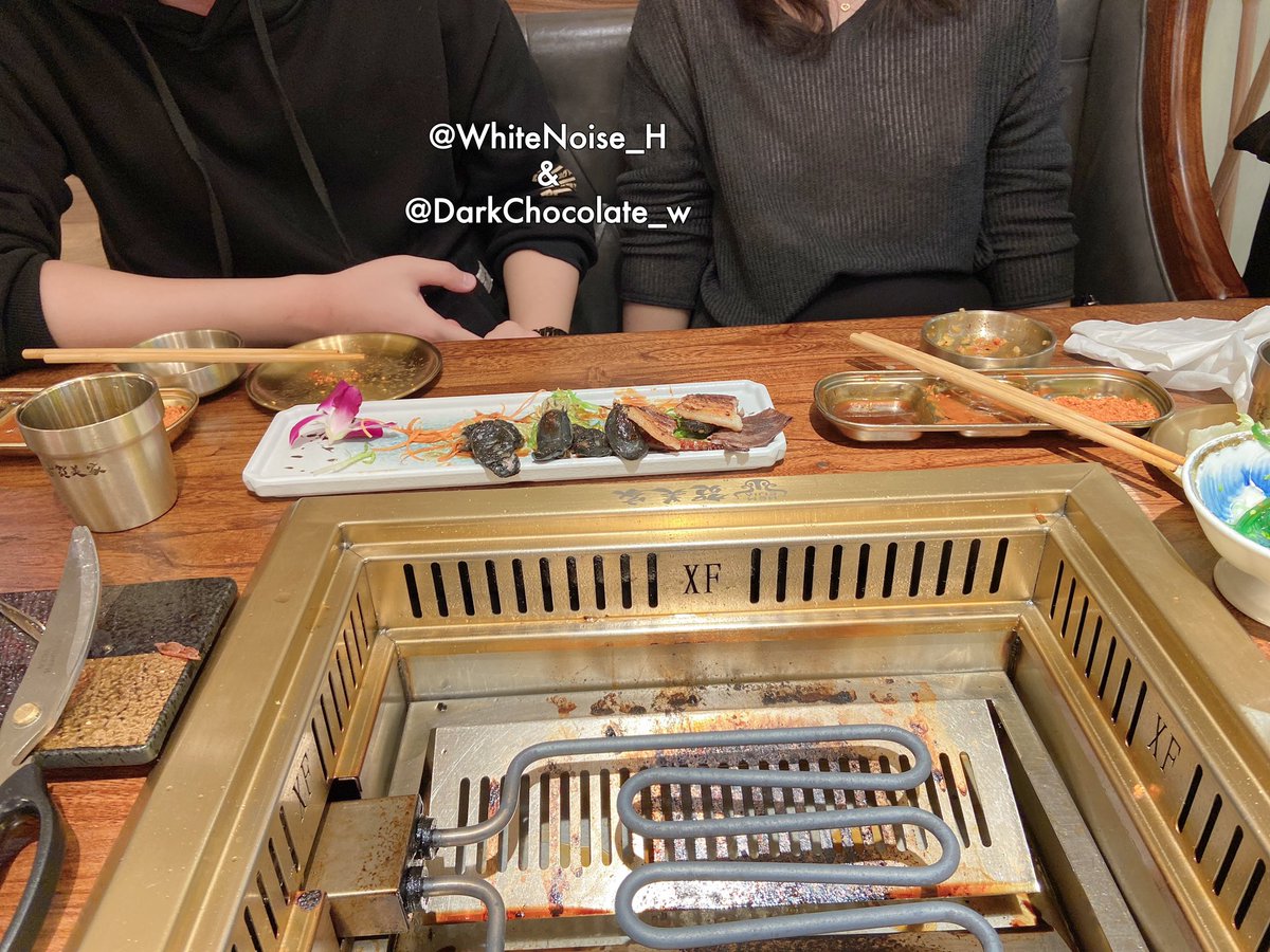 @Yulediantai 老婆真空约单男弟弟吃烤肉 路人纷纷投来羡慕的眼光 https://t.co/5Mh98Gr26j