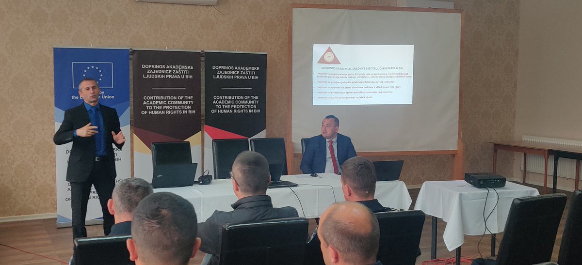 UniversityPEM's tweet photo. 11.5.2023 u Bihaću za pripadnike MUP-a Unsko-sanskog kantona održana radionica Predstavljanje smernica i javno zagovaranje, u okviru projekta Doprinos akademske zajednice zaštiti ljudskih prava u 🇧🇦, koji implementiraju @UniverzitetPIMi ADI Sarajevo, uz finansijsku podršku🇪🇺. https://t.co/2QxPU98kRg